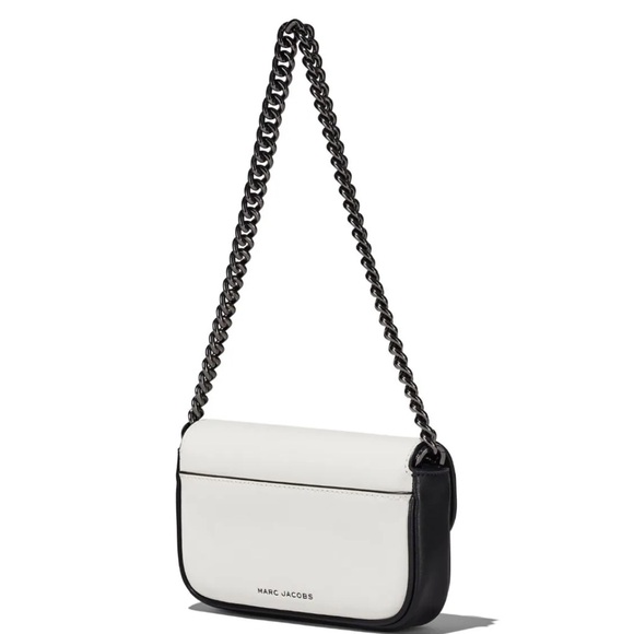 Authentic Marc Jacobs
The Bi-Color J Marc mini bag - Picture 4 of 13